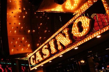 Live baccarat table with professional dealer streaming on paladintoto platform